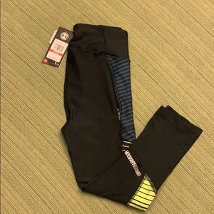 NWT Authentic Under Armour Workout Capri Leggings